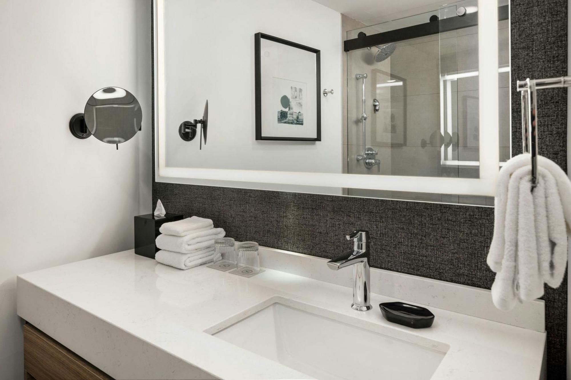 Sheraton Minneapolis Downtown Convention Center Екстериор снимка