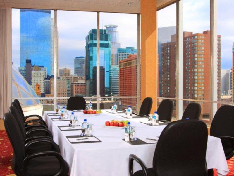 Sheraton Minneapolis Downtown Convention Center Екстериор снимка
